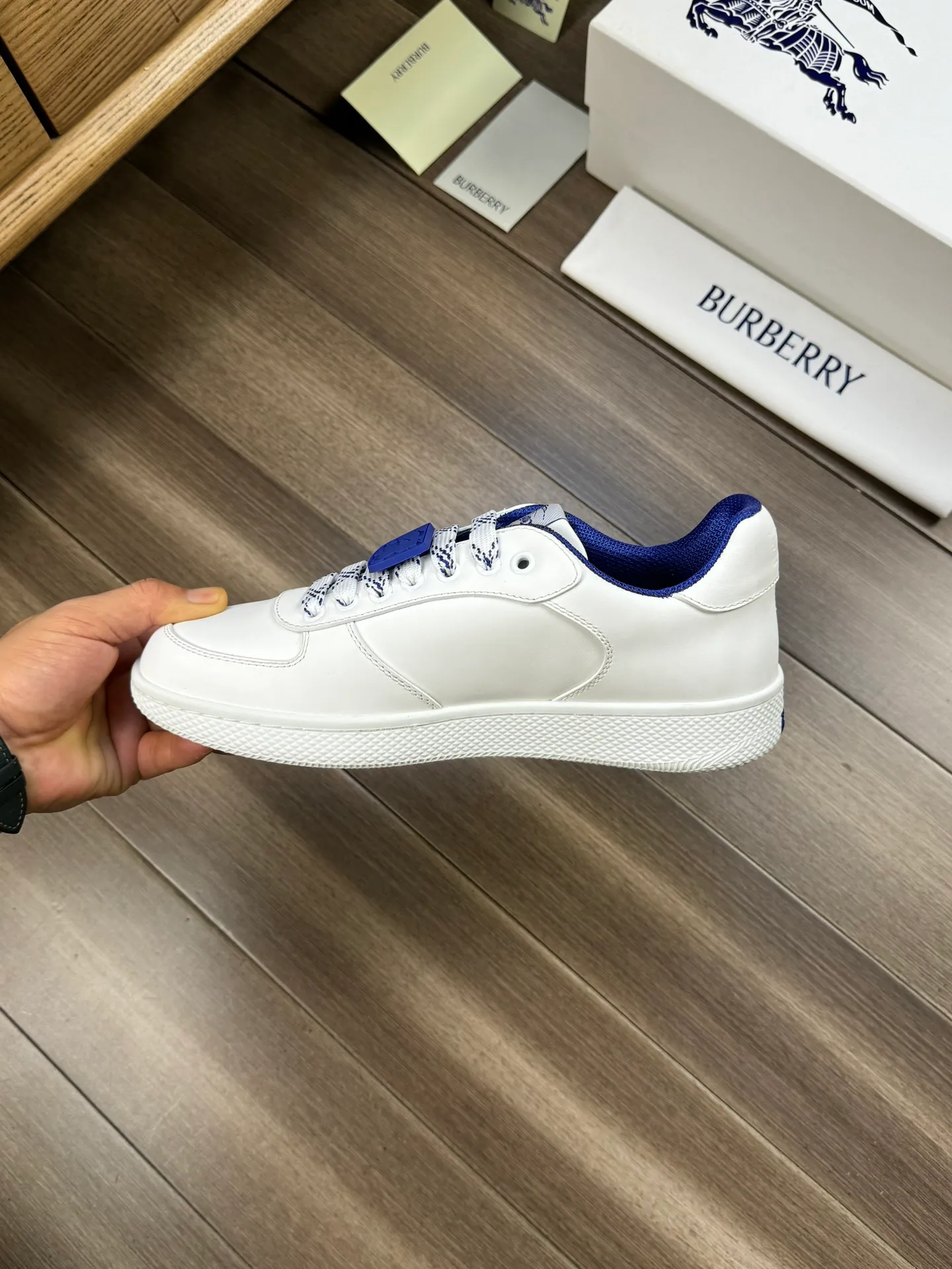[BURBERRY] Burberry P400💰 - High-end quality original order 🔍🔍🔍 - Upper: imported 🔝 Nappa calfskin, tongue brand cloth label - Inner lining: canvas lining - Outsole: rubber; two-color molded outsole - Super high quality control and fine workmanship: highlighted (high-end, extravagance, grade) -Size: 38-44 (Male 45, can be customized)